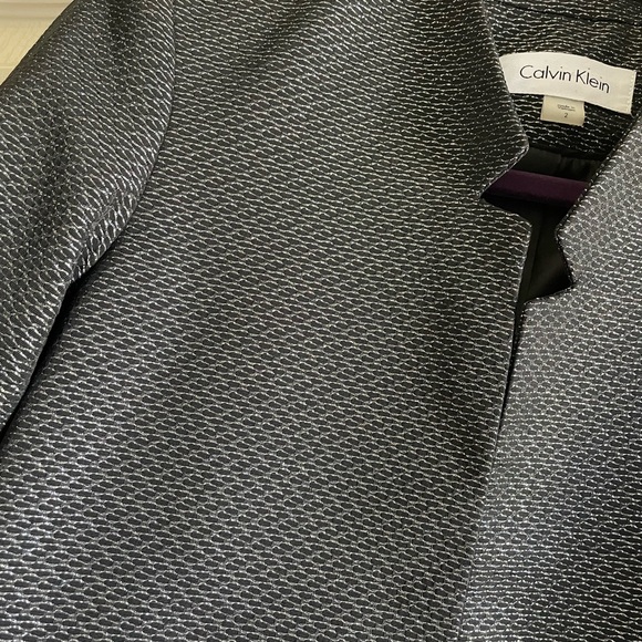 Calvin Klein Cropped Blazer - Picture 3 of 3